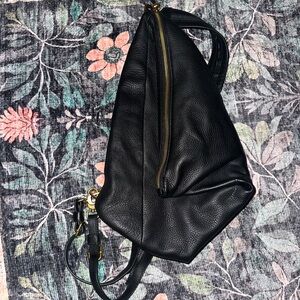 HOBO Convertible swing  Black Leather Women's Bag WORN ONCE